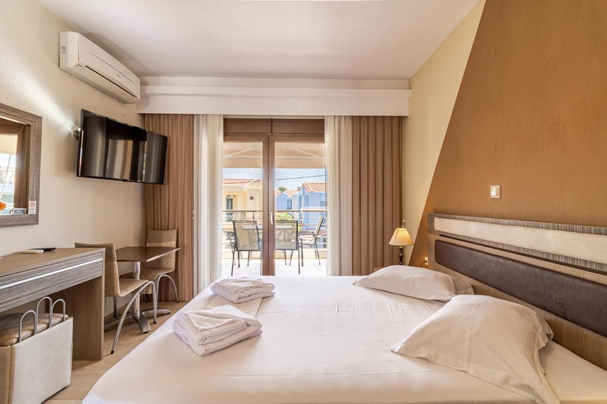 Dafni'S Seaside Luxury Studios Nikiti  Ngoại thất bức ảnh
