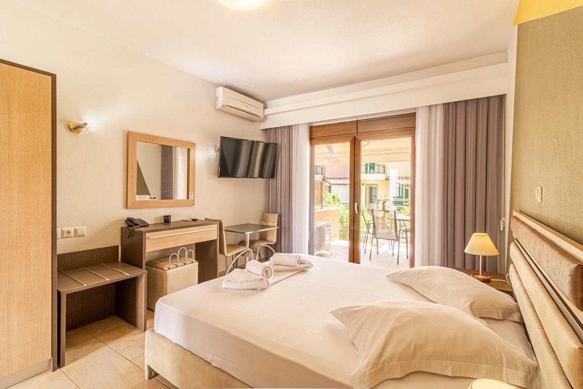 Dafni'S Seaside Luxury Studios Nikiti  Ngoại thất bức ảnh